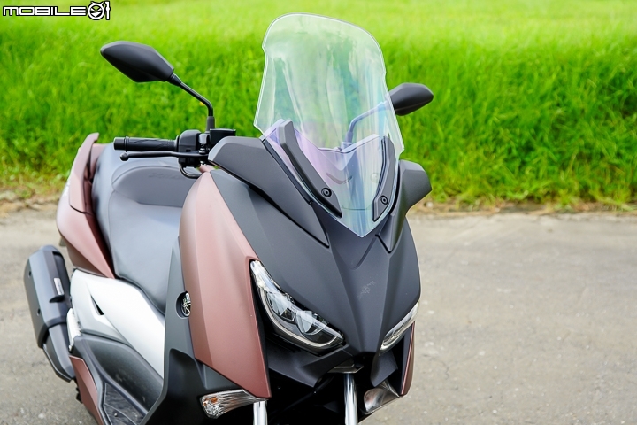 正面對決！YAMAHA XMAX vs SYM CRUiSYM 2017 上半年同價位黃牌羊大PK