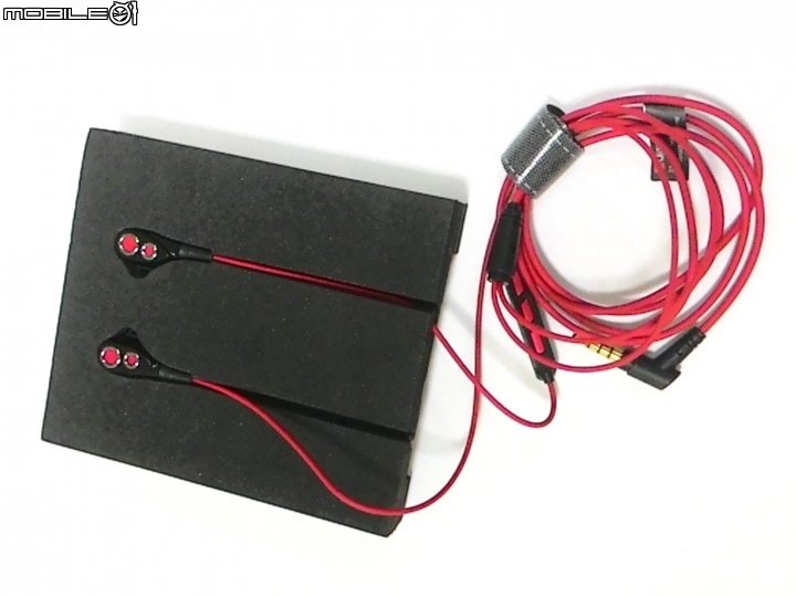 云仕 UiiSii BA-T8雙動圈入耳式線控耳機(黑紅)使用經驗分享