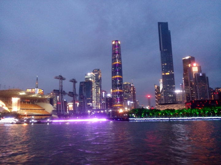 今年換手機前， infocus M530夜景垂死掙扎的夜景照片。