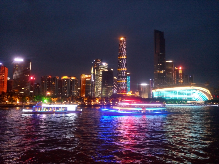 今年換手機前， infocus M530夜景垂死掙扎的夜景照片。