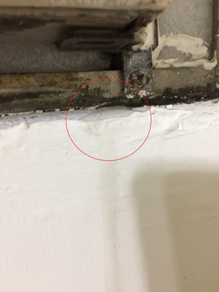 如何修補冷氣孔下雨滲水進屋子