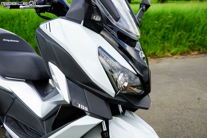 正面對決！YAMAHA XMAX vs SYM CRUiSYM 2017 上半年同價位黃牌羊大PK