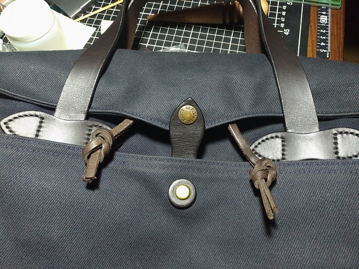 [分享] FILSON 232扣帶改裝 256把手及前後磁扣