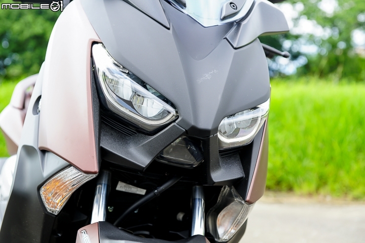 正面對決！YAMAHA XMAX vs SYM CRUiSYM 2017 上半年同價位黃牌羊大PK