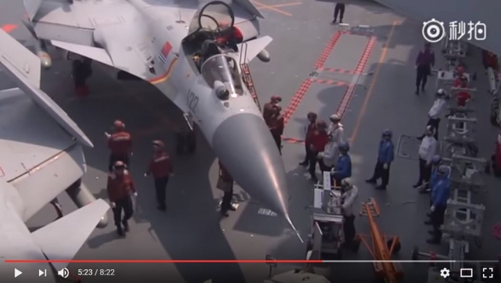 解放軍J-15艦載戰鬥機訓練視頻，含有大量細節！