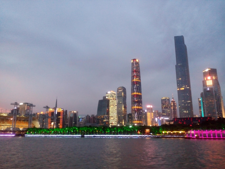 今年換手機前， infocus M530夜景垂死掙扎的夜景照片。