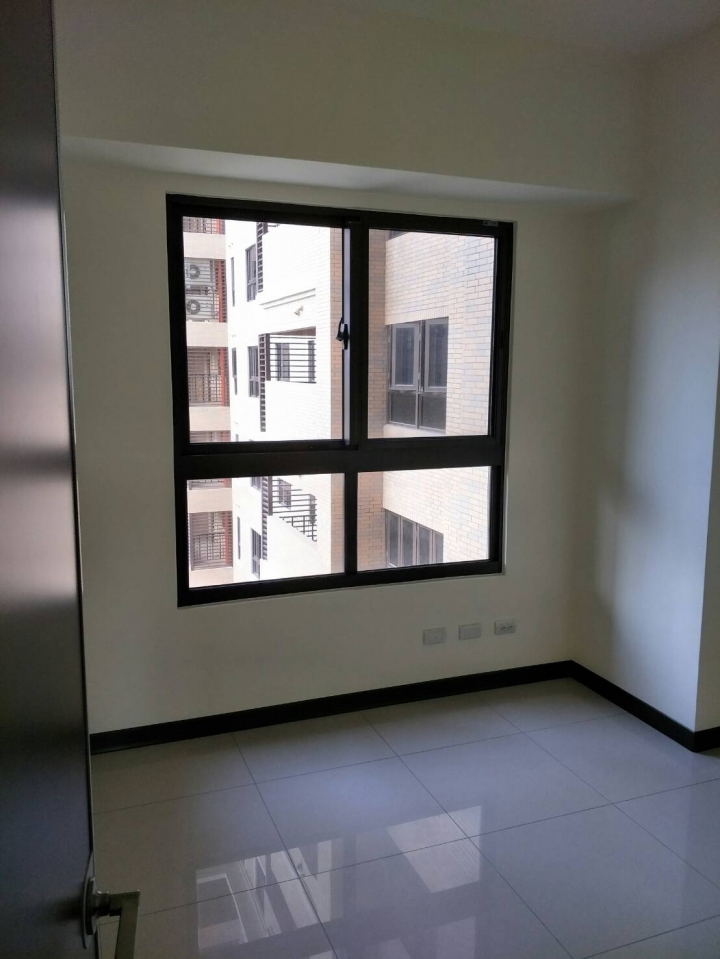 最近看上了myhome8的家具，但是未婚夫想要系統家具怎麼辦？