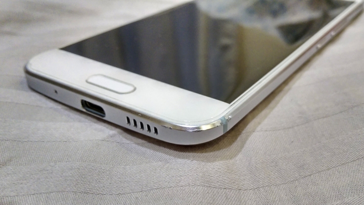 請問htc10金屬機身摔傷 哪裡換?