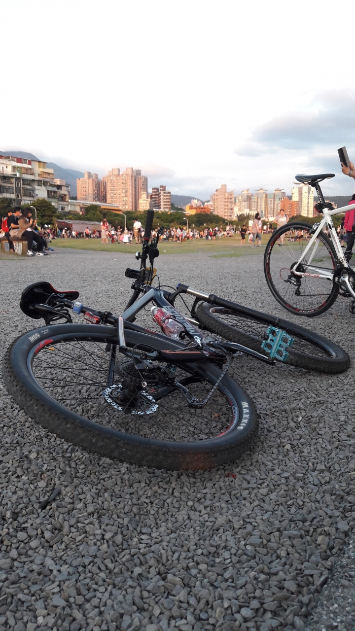 lezyne 1500XXL 大燈開箱