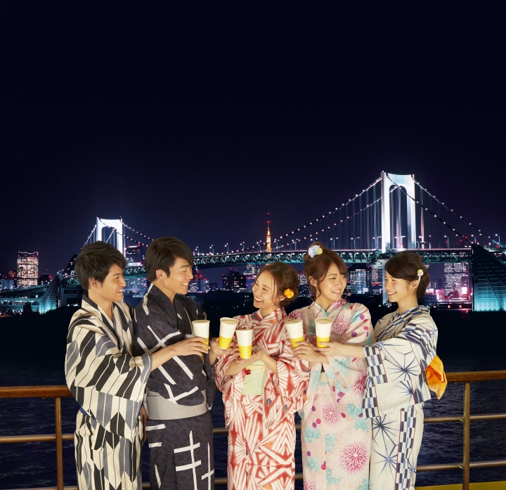 東京灣納涼船 一年一度的海上狂歡