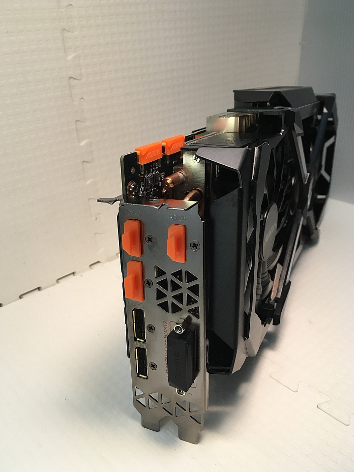 Gigabyte 技嘉 AORUS GeForce® GTX 1080 Ti Xtreme Edition 11G 開箱&簡單測試