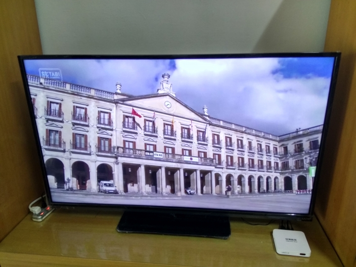 以前買TOYOTA 的 VIZIO V50E 舊電視也可以享受4k高畫質.你家也是歌劇院