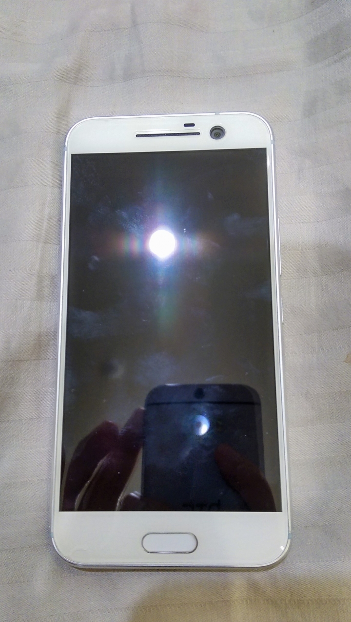 請問htc10金屬機身摔傷 哪裡換?