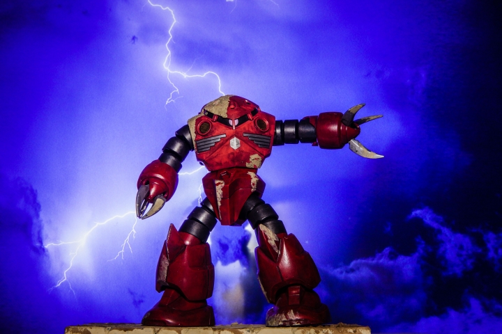 愛玩泥巴的紅蟹 MSM-07S 夏亞專用茲寇克 HG BANDAI