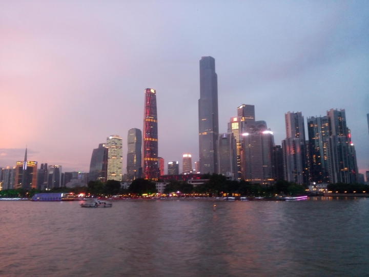 今年換手機前， infocus M530夜景垂死掙扎的夜景照片。