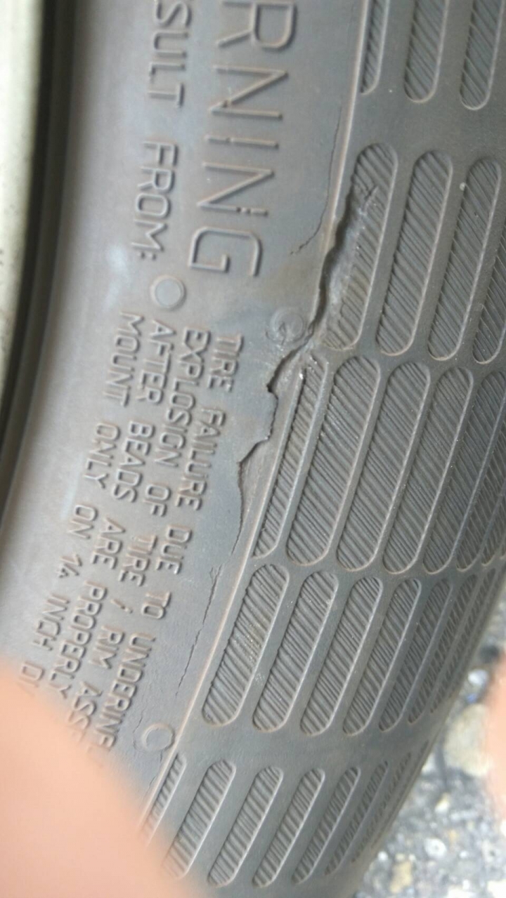 請問馬牌輪胎胎壁受損問題？
