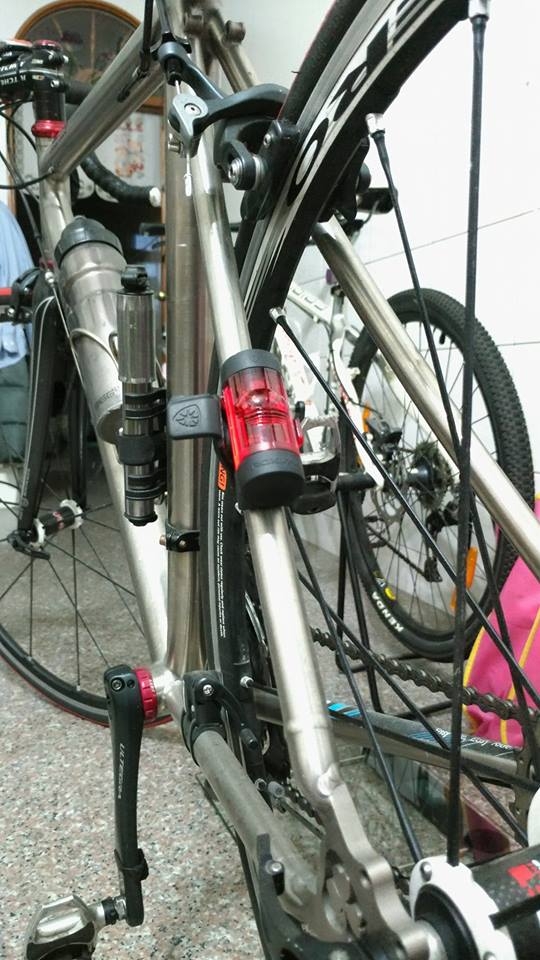 輕巧精美閃亮Roxim X7+R1車燈開箱！