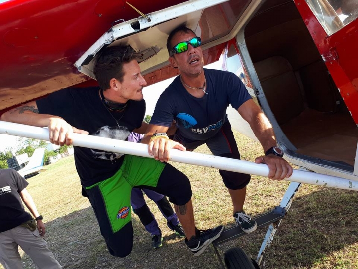 [Taiwan Skydivers]教你如何高空跳傘II – 台灣Skydivers飛行日誌
