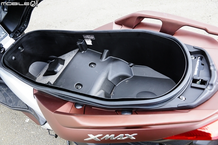 正面對決！YAMAHA XMAX vs SYM CRUiSYM 2017 上半年同價位黃牌羊大PK