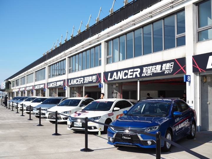 ［分享］左左右右搖擺一整天之開車開到爛屁股之三菱 Lancer 大鵬灣好會跑