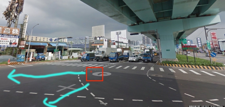 為什麼打右轉燈? 機車都不管你的方向燈，都喜歡從你右邊鑽?不從左鑽?