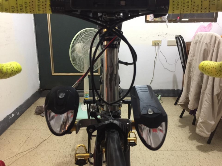 輕巧精美閃亮Roxim X7+R1車燈開箱！