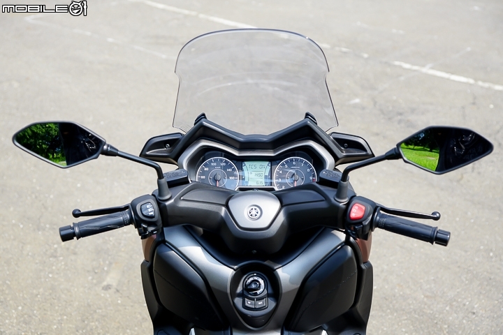 正面對決！YAMAHA XMAX vs SYM CRUiSYM 2017 上半年同價位黃牌羊大PK