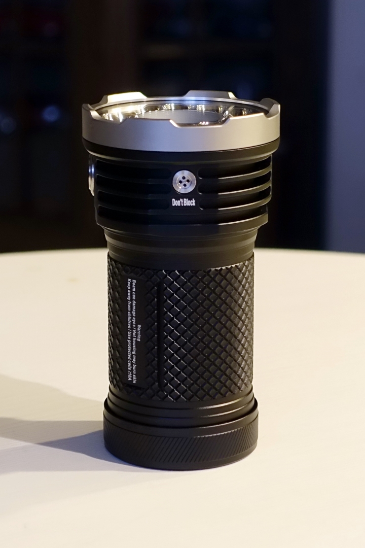ACEBEAM X80 簡易開箱