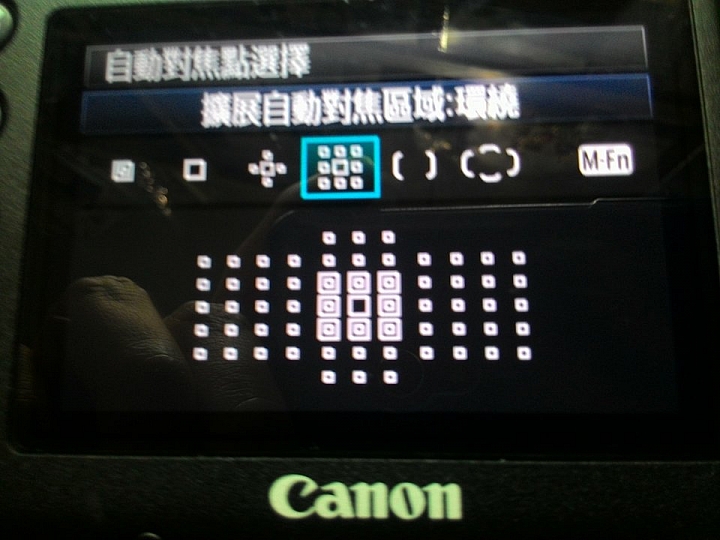 5D3自動對焦點選擇左右兩排一直閃爍??