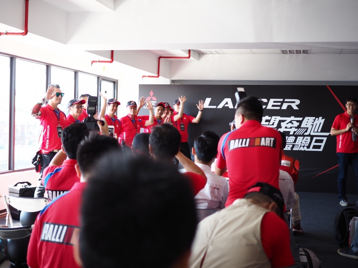 ［分享］左左右右搖擺一整天之開車開到爛屁股之三菱 Lancer 大鵬灣好會跑
