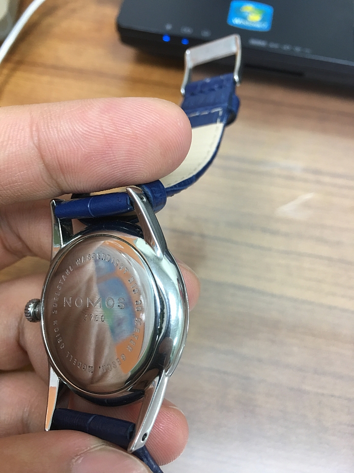 nomos錶，師傅開背蓋弄傷了表殼跟背蓋，請大大推薦哪裡可打磨?