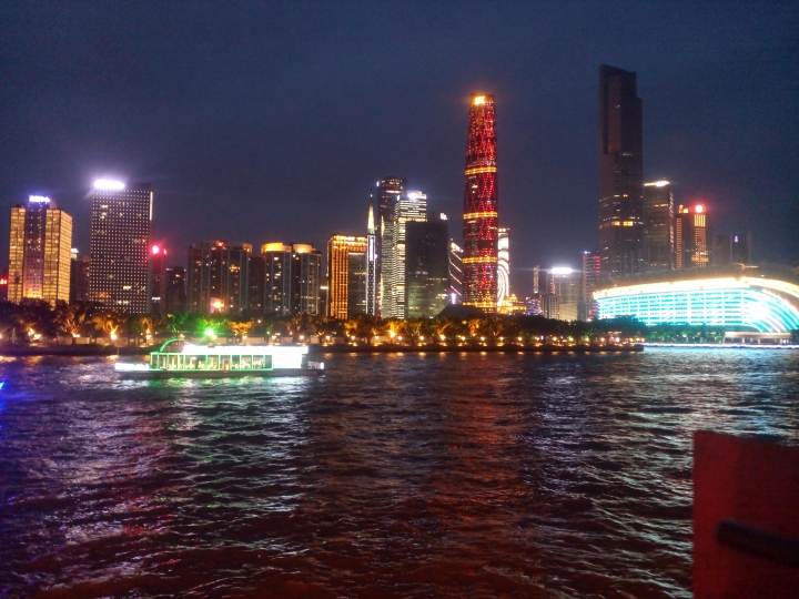 今年換手機前， infocus M530夜景垂死掙扎的夜景照片。