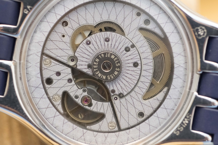 System 51 平民機械錶 新入手- Swatch System Navy