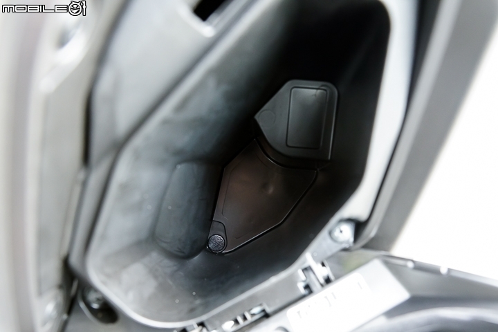 正面對決！YAMAHA XMAX vs SYM CRUiSYM 2017 上半年同價位黃牌羊大PK