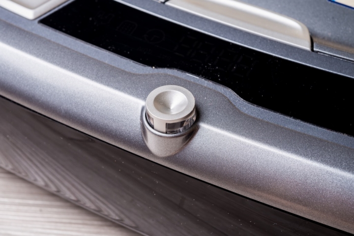 會走路的伊萊克斯完美管家～Electrolux Motion Sen se 掃地機器人台灣開箱首發！