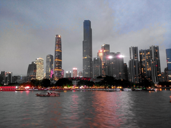今年換手機前， infocus M530夜景垂死掙扎的夜景照片。