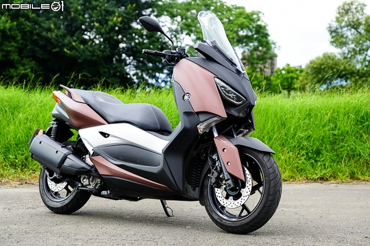 正面對決！YAMAHA XMAX vs SYM CRUiSYM 2017 上半年同價位黃牌羊大PK