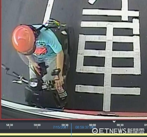 騎士親公車屁股