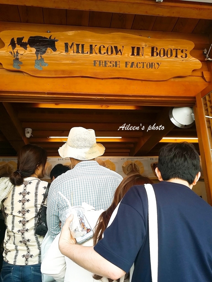 [首爾] 看似平凡但卻一點都不平凡的『Milkcow in Boots』牛奶吐司,晚到可是吃不到哦！！