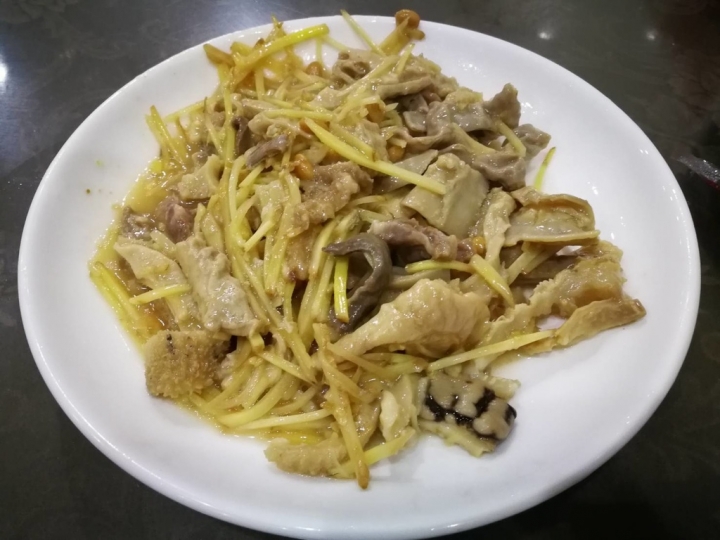 [桃園-龍潭大池]無名牛肉麵店--採用台灣牛 （同加加映松屋冰菓店之芋頭綿綿冰）