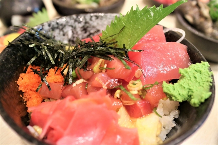 《南港船屋》野生海釣幸福味，崁仔頂新鮮的生魚片 (內含餐廳資訊)