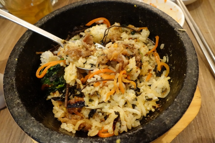 【食記】林口三井outlet。bibim'韓國料理~石鍋拌飯與豆腐煲好吃!!