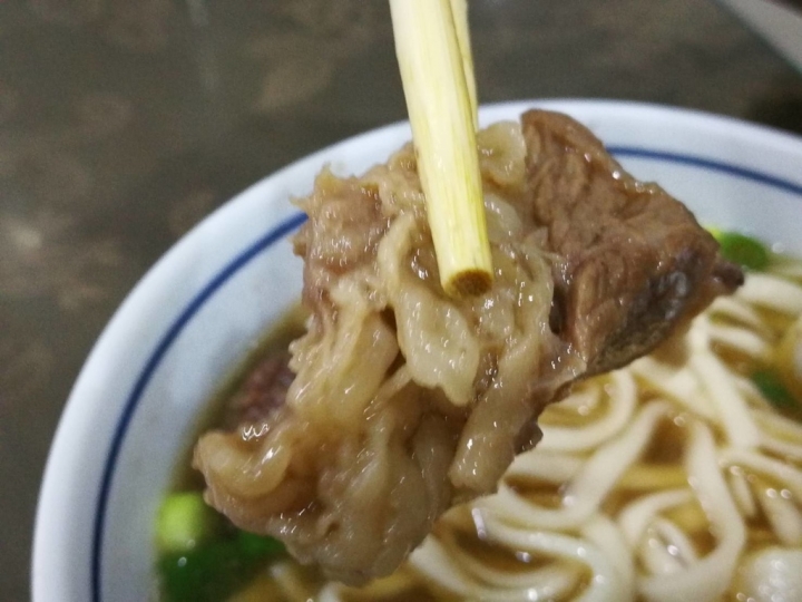 [桃園-龍潭大池]無名牛肉麵店--採用台灣牛 （同加加映松屋冰菓店之芋頭綿綿冰）