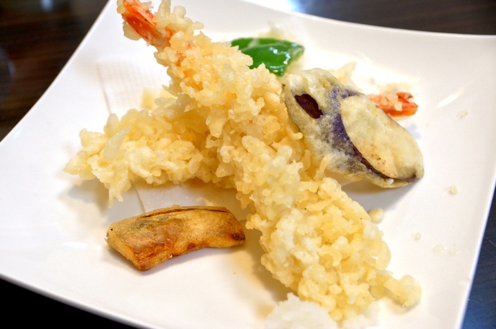 [台南][東區] 東洋まぐろ日式定食。超低溫生魚片