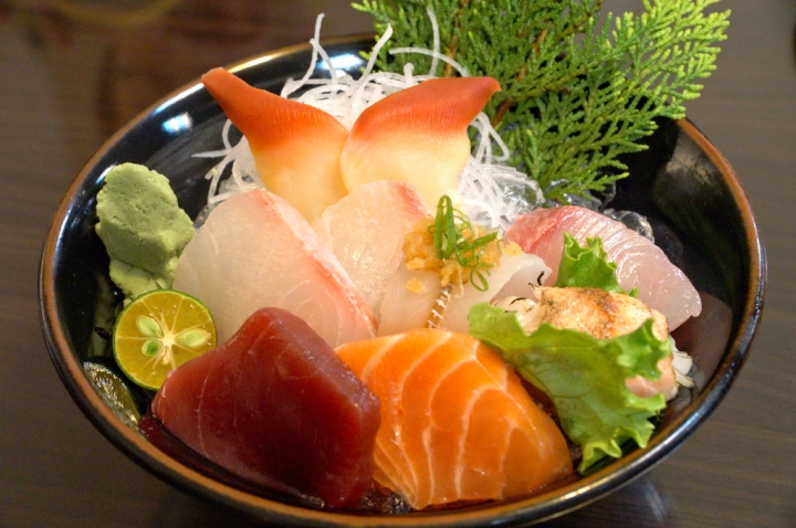 [台南][東區] 東洋まぐろ日式定食。超低溫生魚片
