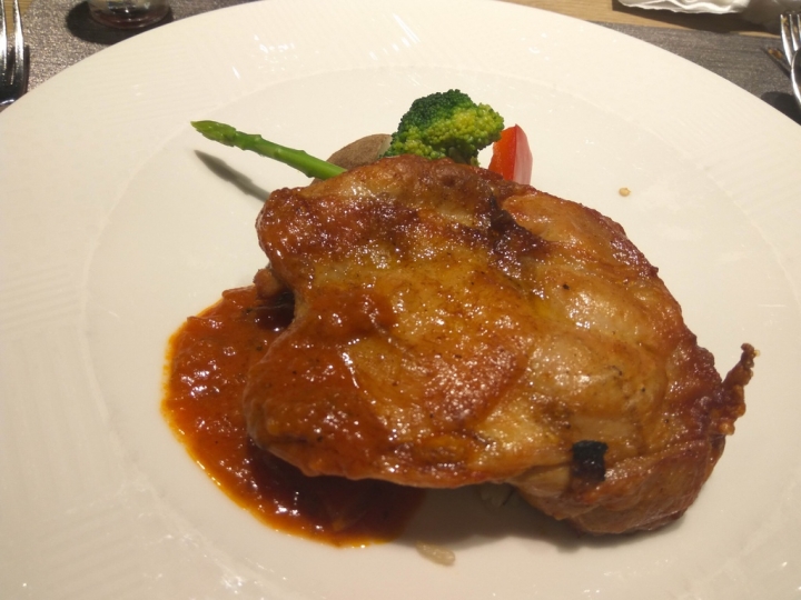 [全家系列]台中市朝富店日式沃克牛排VOLKS食記~ 麵包好好吃喔~ 海鮮及牛肉主菜也很不錯~