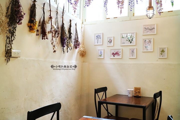 【台北士林早午餐】『伍伍零-咖啡與餐』巷弄內夢幻玻璃屋/近捷運芝山站/乾燥花/拍照.IG打卡/免服務費/WiFi