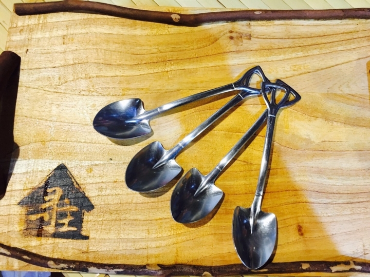 【新竹美食】尋庄懷舊冰店-哈密瓜芒果雪花冰超犯規、抹茶西瓜冰意想不到的搭