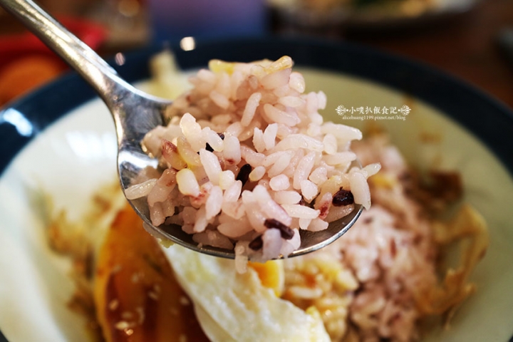 【台北士林早午餐】『伍伍零-咖啡與餐』巷弄內夢幻玻璃屋/近捷運芝山站/乾燥花/拍照.IG打卡/免服務費/WiFi