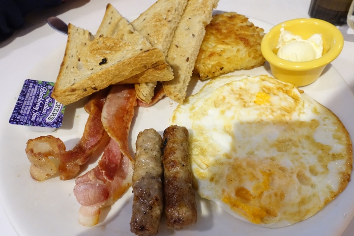 【食記】捷運市政府站/信義區美食。ATT 4 FUN 樂子the Diner信義旗艦店